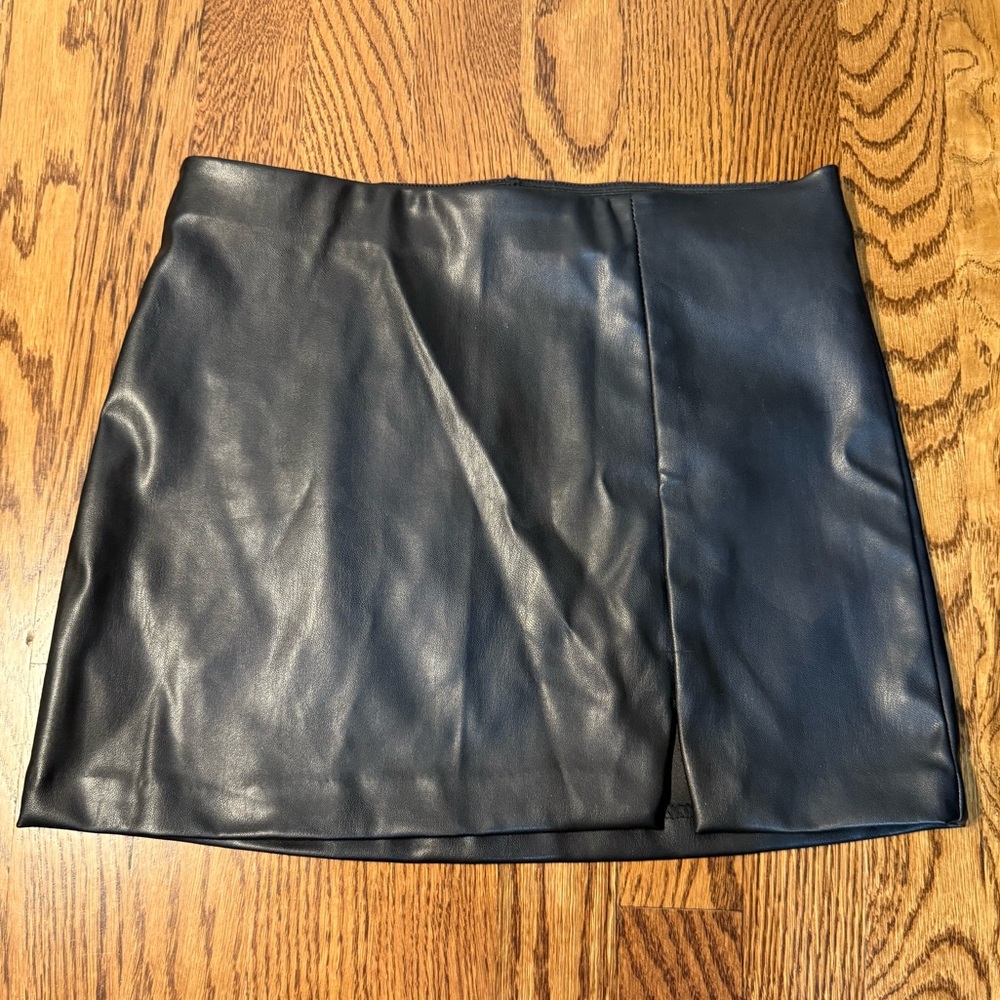 H&M Black Faux Leather Pencil Skirt